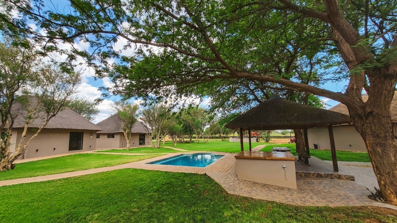 Overview of Vaalpenskraal camp buildings and bush