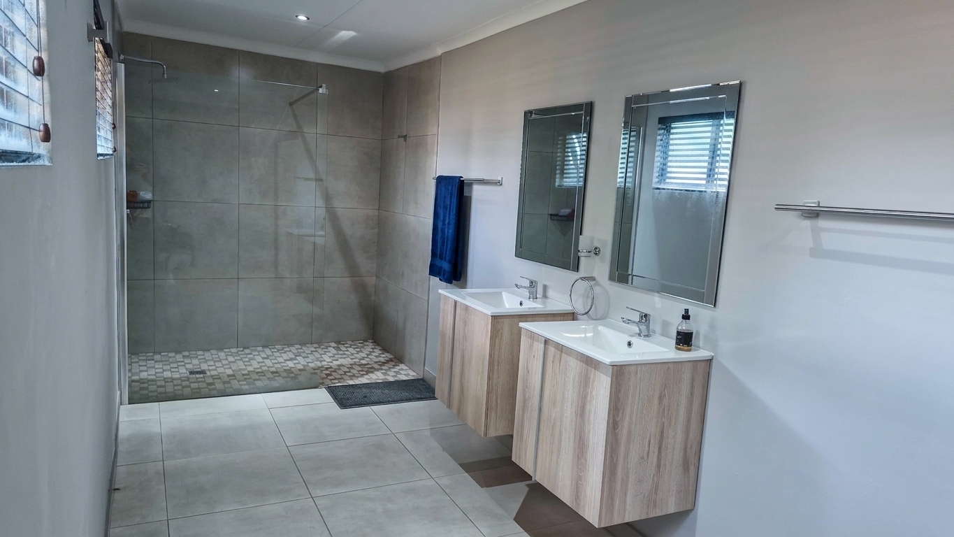 Vaalpenskraal lodge and camp: Bathroom